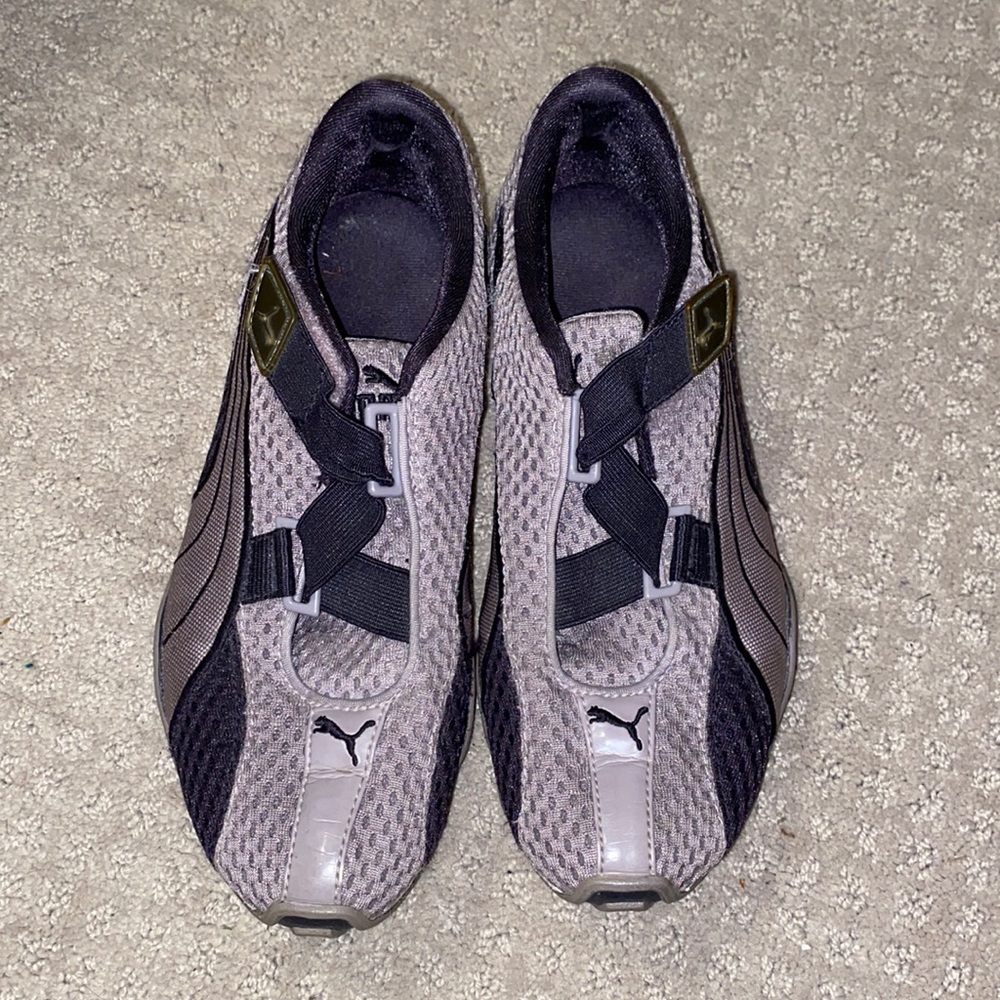 EUC Puma Purple Sneakers Womens 💜